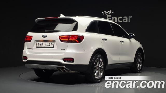 Kia Sorento 2018 — photo 2