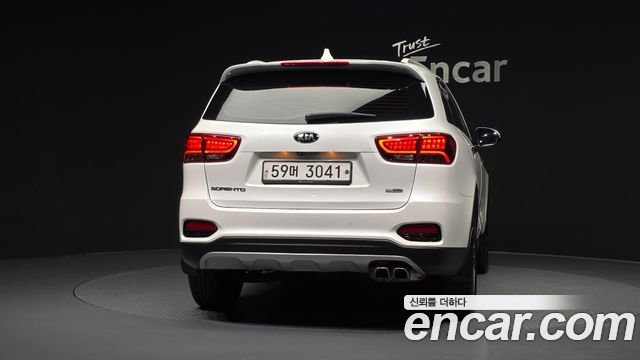 Kia Sorento 2018 — photo 4