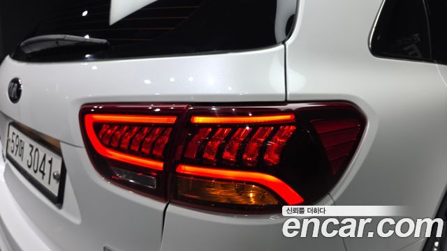 Kia Sorento 2018 — photo 9