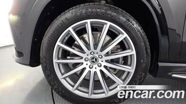 Mercedes-Benz GLS-Class 2025 — photo 5