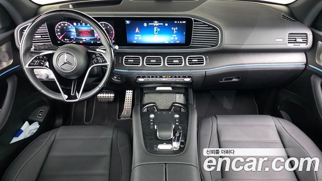 Mercedes-Benz GLS-Class 2025 — photo 10