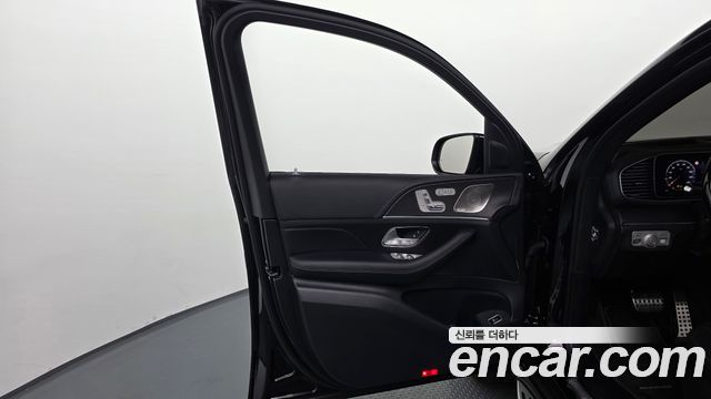 Mercedes-Benz GLS-Class 2025 — photo 14
