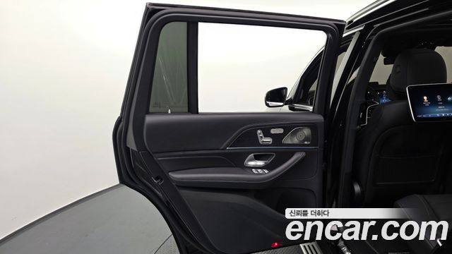Mercedes-Benz GLS-Class 2025 — photo 15