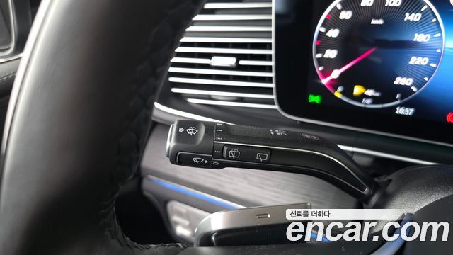 Mercedes-Benz GLS-Class 2025 — photo 29