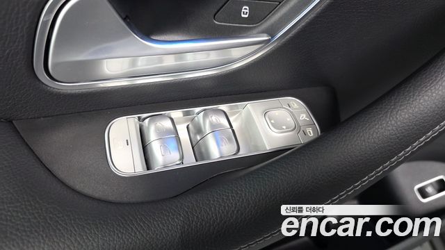 Mercedes-Benz GLS-Class 2025 — photo 30
