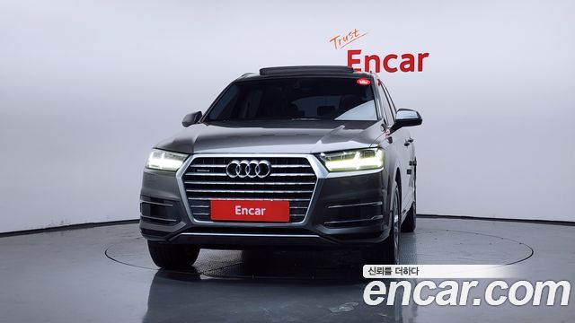 Audi Q7 2019 — photo 3
