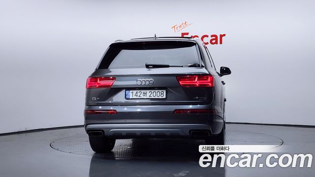 Audi Q7 2019 — photo 4