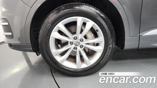Audi Q7 2019 — photo 5