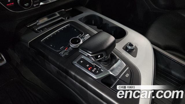 Audi Q7 2019 — photo 9