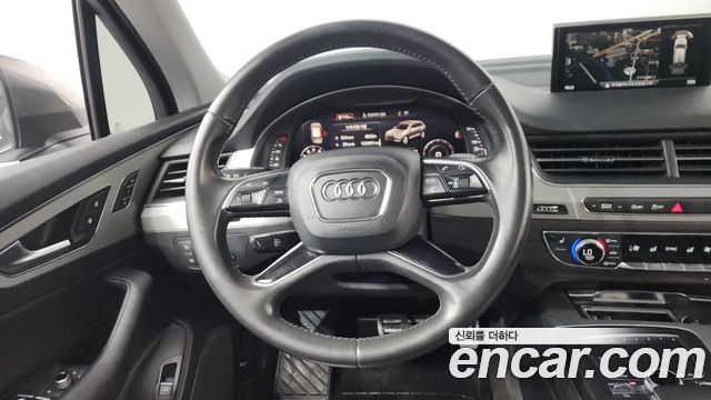 Audi Q7 2019 — photo 12