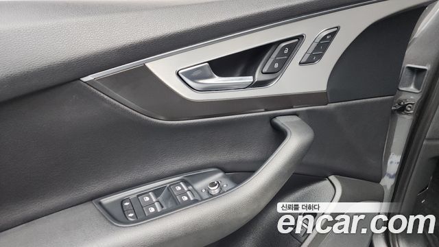Audi Q7 2019 — photo 17