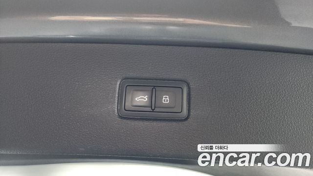 Audi Q7 2019 — photo 18