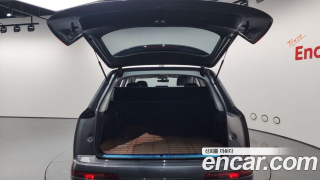 Audi Q7 2019 — photo 20