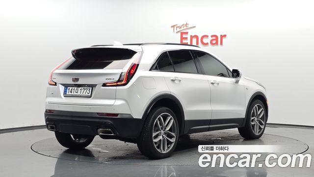 Cadillac XT4 2023 — photo 2