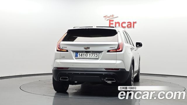 Cadillac XT4 2023 — photo 4