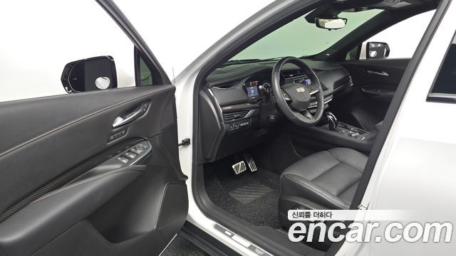 Cadillac XT4 2023 — photo 13