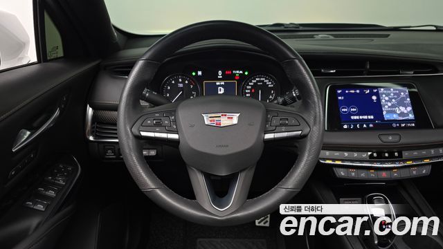 Cadillac XT4 2023 — photo 19