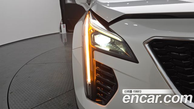 Cadillac XT4 2023 — photo 8