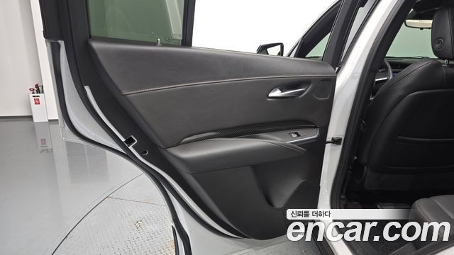 Cadillac XT4 2023 — photo 15