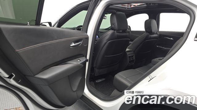 Cadillac XT4 2023 — photo 16