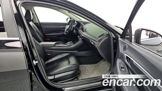 Hyundai Sonata 2022 — photo 11