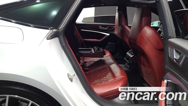 Audi S7 2021 — photo 17