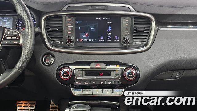Kia Sorento 2018 — photo 20