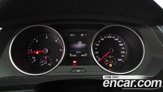 Volkswagen Tiguan 2018 — photo 8