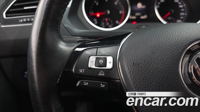 Volkswagen Tiguan 2018 — photo 17