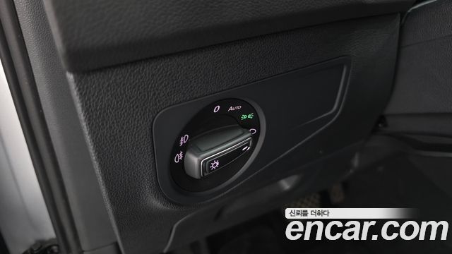 Volkswagen Tiguan 2018 — photo 18