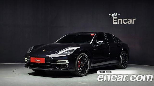 Porsche Panamera 2023 — photo 1