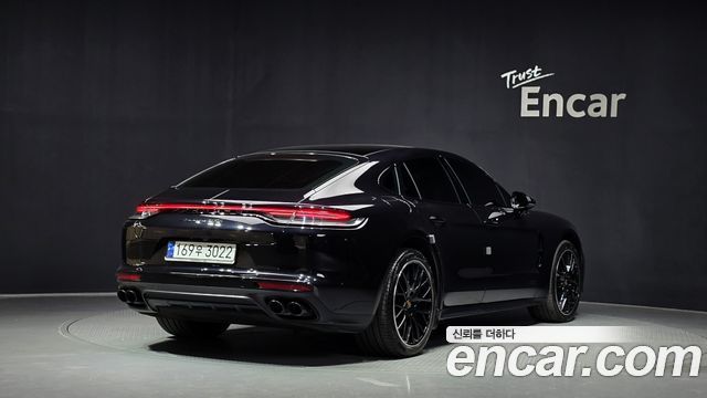 Porsche Panamera 2023 — photo 2