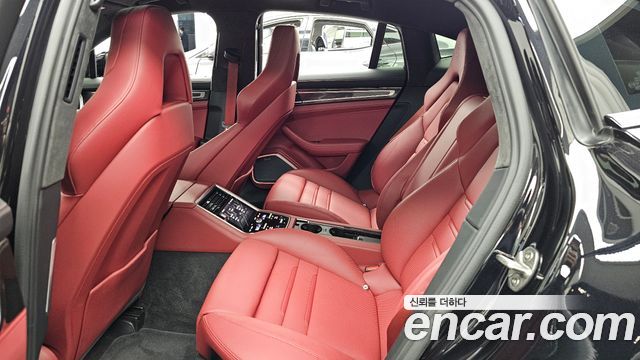 Porsche Panamera 2023 — photo 16