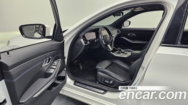 BMW 3-Series 2021 — photo 13