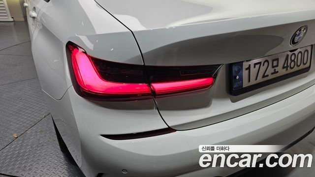 BMW 3-Series 2021 — photo 9