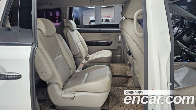 Kia Canival 2019 — photo 17