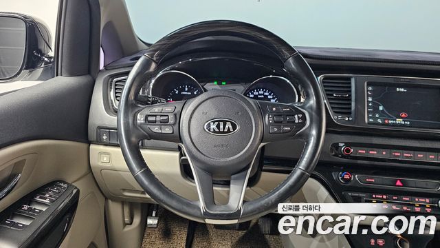 Kia Canival 2019 — photo 18