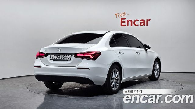 Mercedes-Benz A-Class 2020 — photo 2