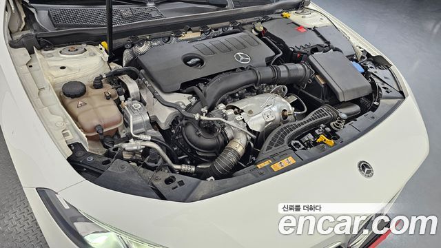 Mercedes-Benz A-Class 2020 — photo 6