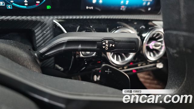 Mercedes-Benz A-Class 2020 — photo 12