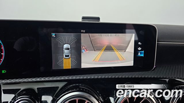 Mercedes-Benz A-Class 2020 — photo 20