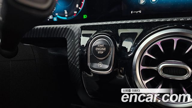 Mercedes-Benz A-Class 2020 — photo 23
