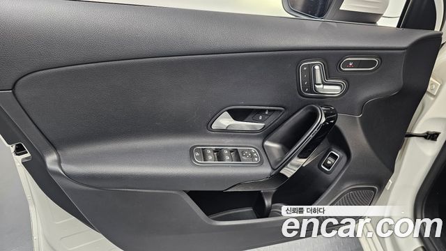 Mercedes-Benz A-Class 2020 — photo 14