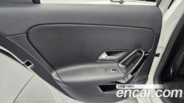 Mercedes-Benz A-Class 2020 — photo 15
