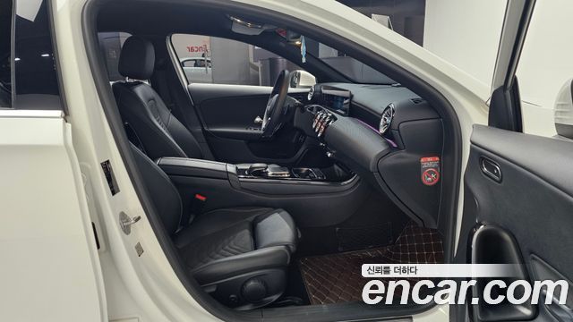 Mercedes-Benz A-Class 2020 — photo 16