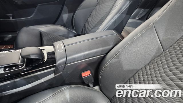Mercedes-Benz A-Class 2020 — photo 28