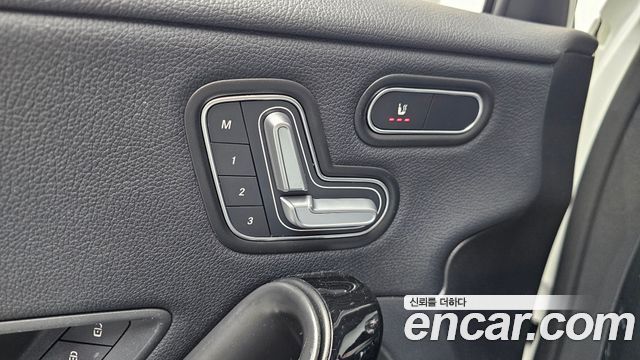 Mercedes-Benz A-Class 2020 — photo 29