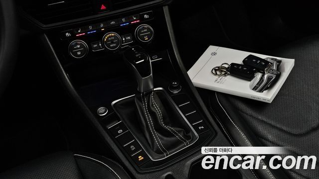 Volkswagen Jetta 2023 — photo 9