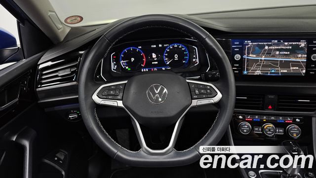 Volkswagen Jetta 2023 — photo 13