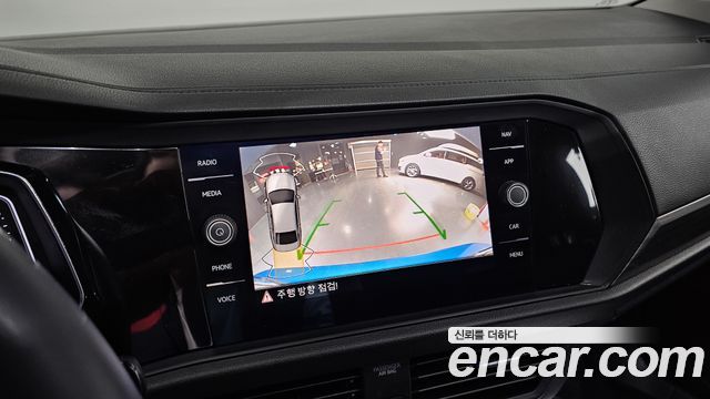 Volkswagen Jetta 2023 — photo 14